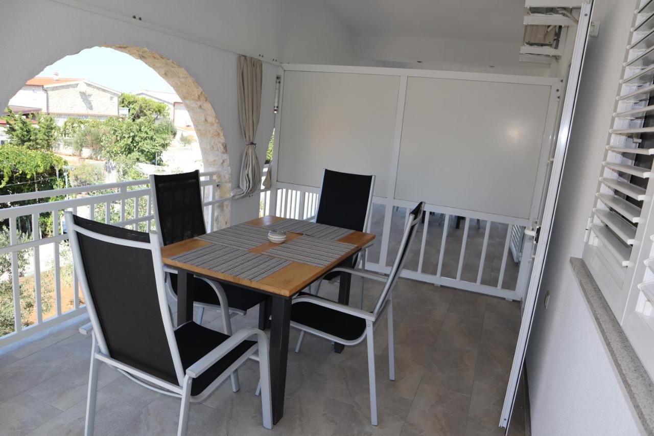 Apartmani Sanja ヴィル エクステリア 写真