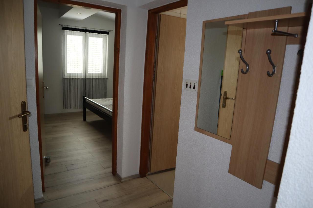 Apartmani Sanja ヴィル エクステリア 写真