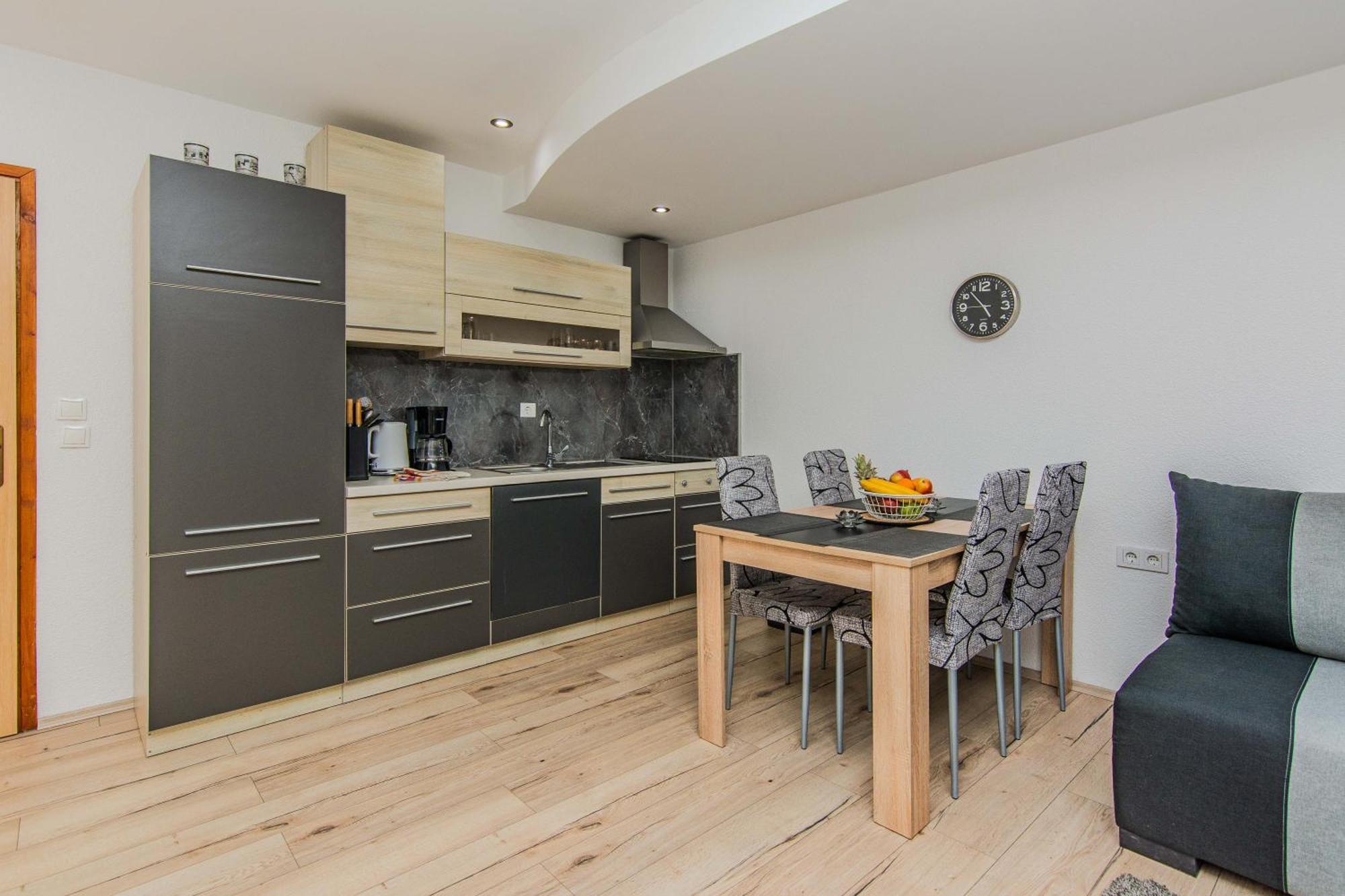 Apartmani Sanja ヴィル エクステリア 写真