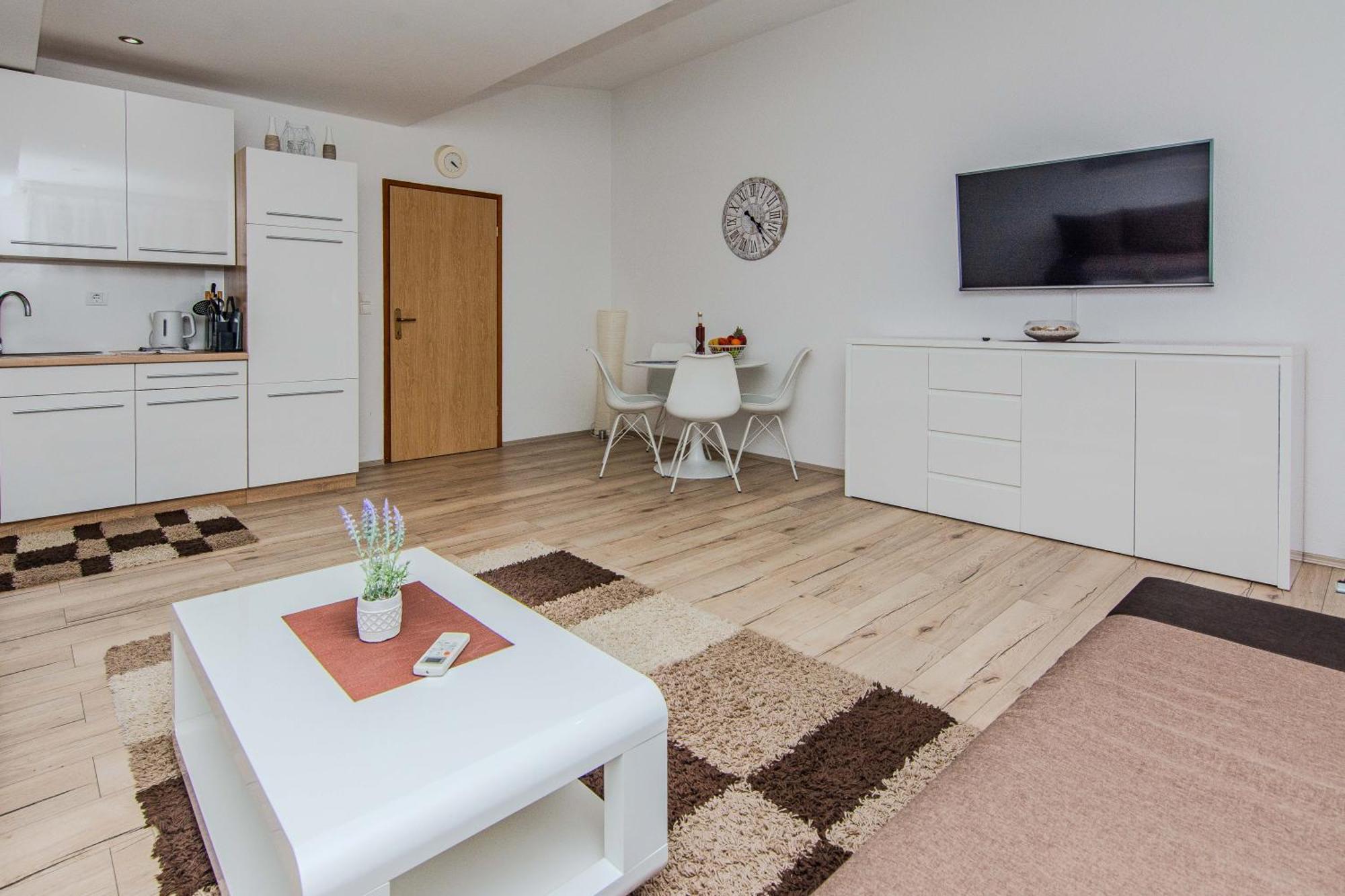 Apartmani Sanja ヴィル エクステリア 写真
